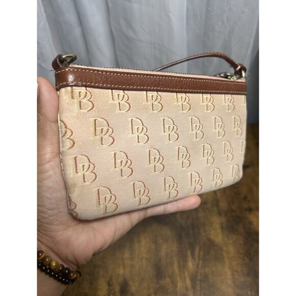Vtg Y2K Dooney & Bourke Greta Logo Clutch Wristlet canvas leather Monogram Icon - Picture 7 of 11